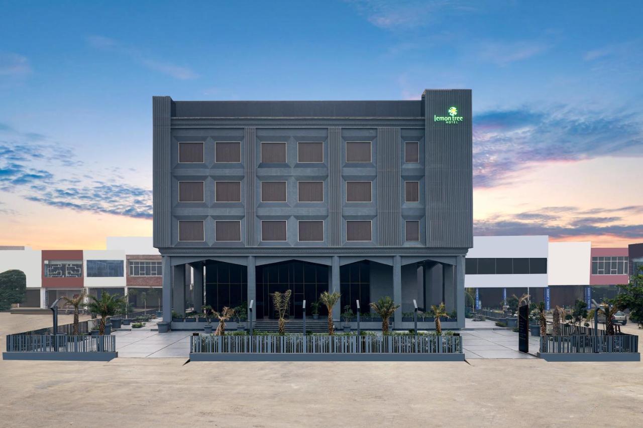 Lemon Tree Hotel, Hisār Zewnętrze zdjęcie